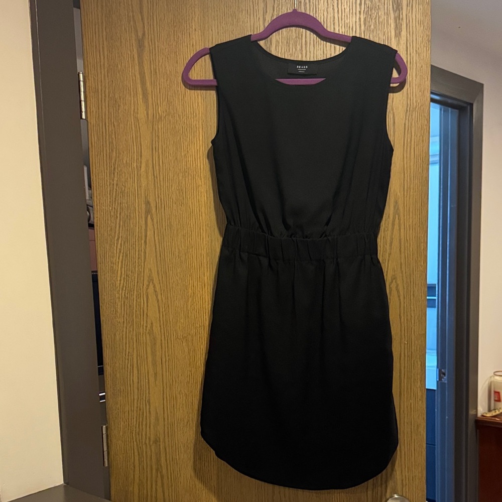 Sleeveless black dress